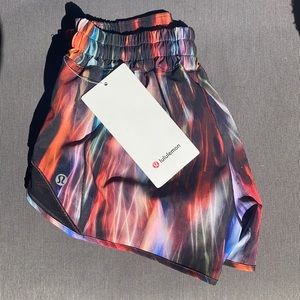 lululemon athletica hotty hot shorts size 4 NWT